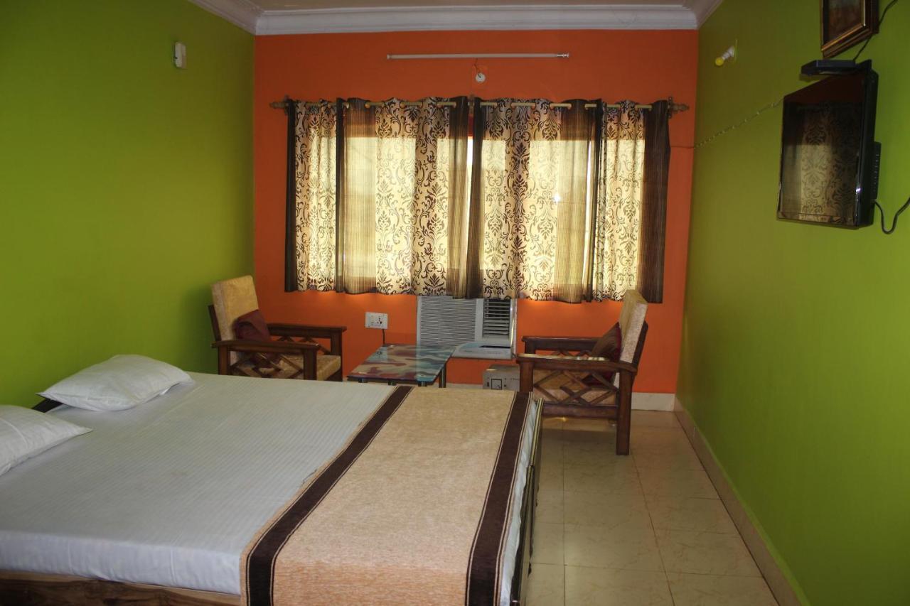 Hotel Lake Queen Rambha ภายนอก รูปภาพ