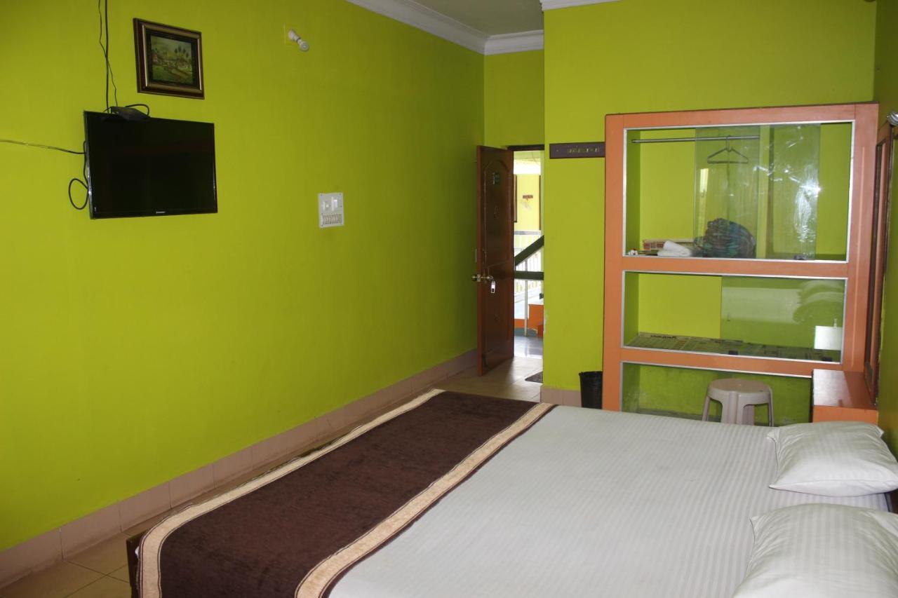 Hotel Lake Queen Rambha ภายนอก รูปภาพ