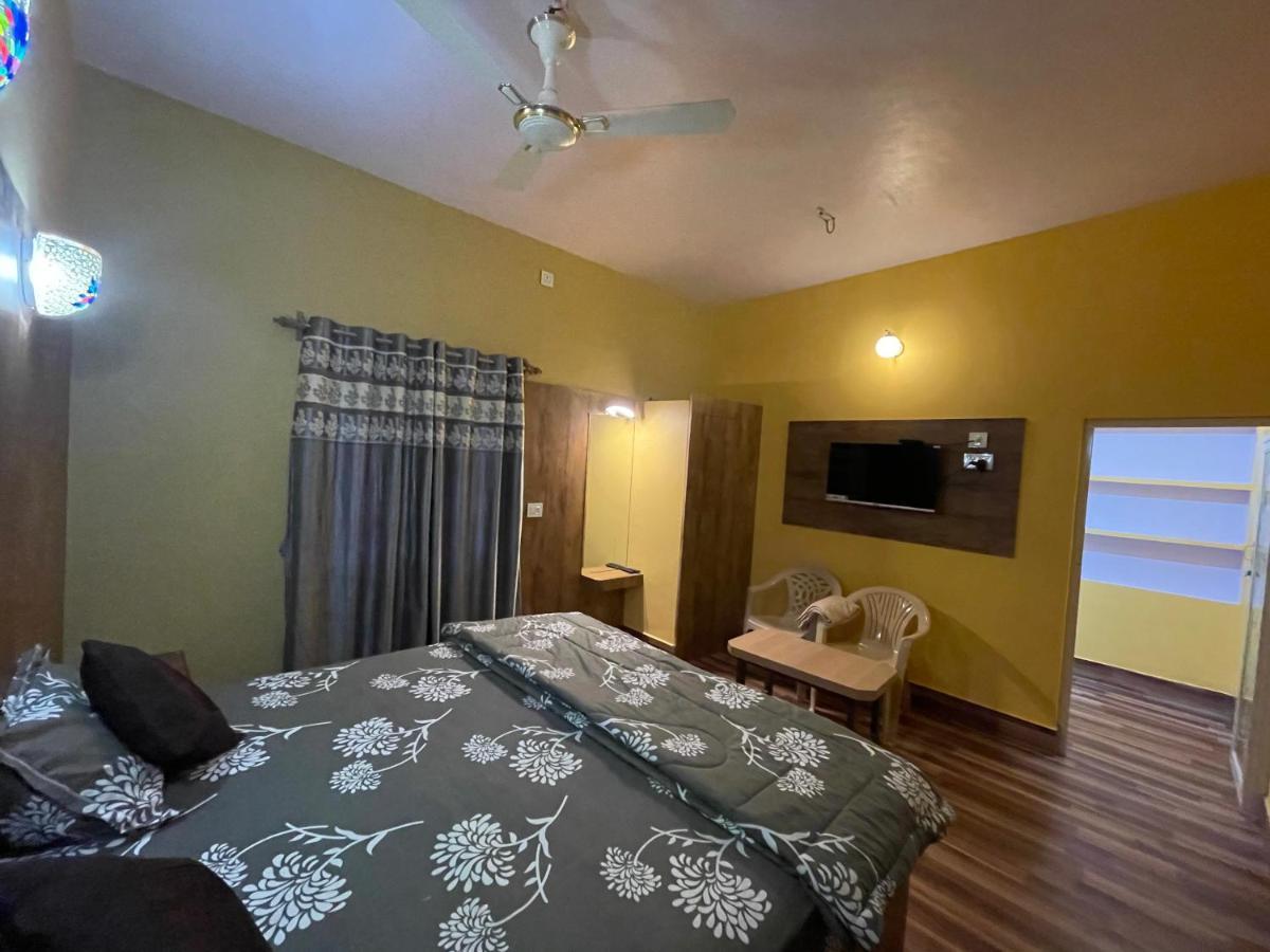 Hotel Lake Queen Rambha ภายนอก รูปภาพ